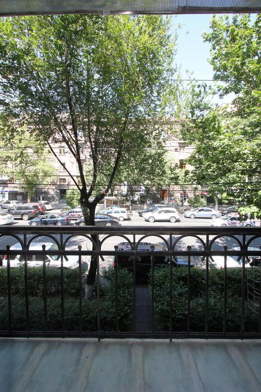 Studio With Balcony On Sayat Nova Avenue Yerevan Exterior foto