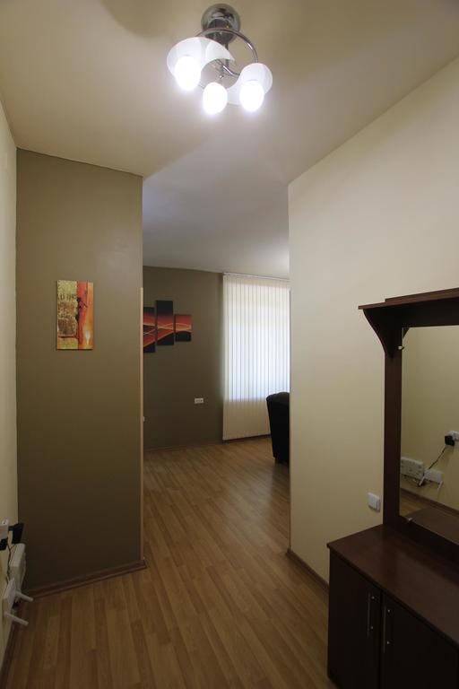 Studio With Balcony On Sayat Nova Avenue Yerevan Exterior foto