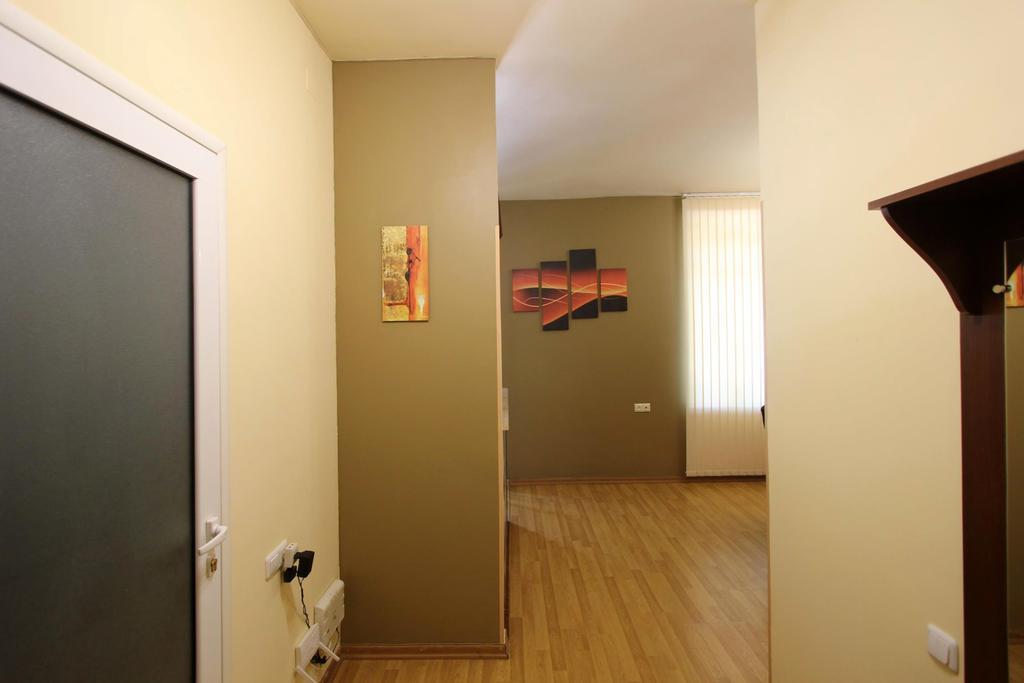 Studio With Balcony On Sayat Nova Avenue Yerevan Exterior foto
