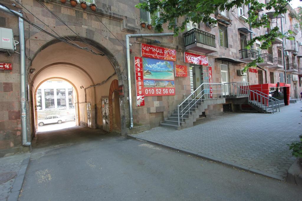 Studio With Balcony On Sayat Nova Avenue Yerevan Exterior foto